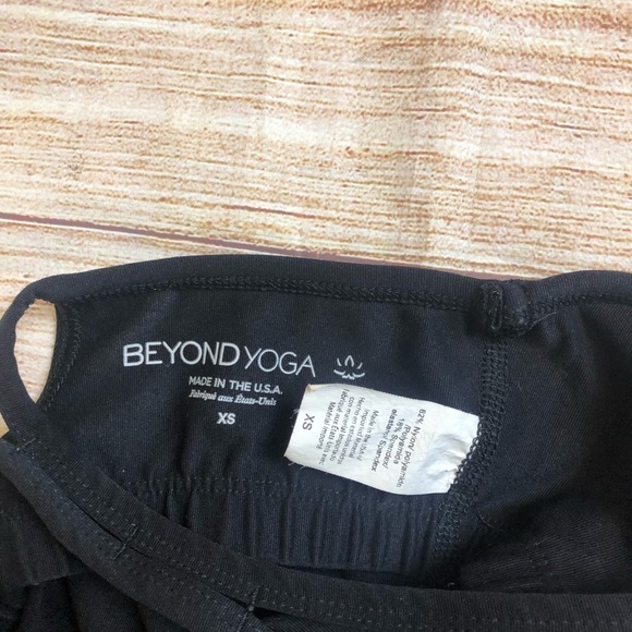 Beyond Yoga Cactus Crop ✨ - Picture 4 of 6